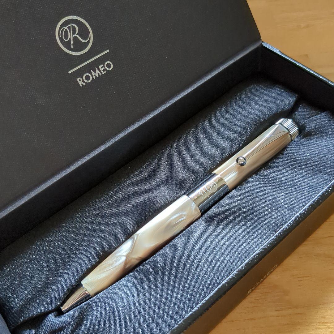 ロメオNo.3 太軸 イタリアンベージュ ボールペン 伊東屋 - メルカリ