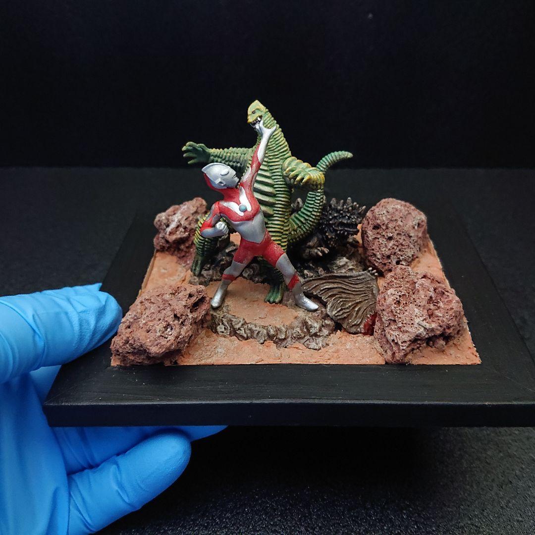 ウルトラマン対レッドキング ミニジオラマ - メルカリ