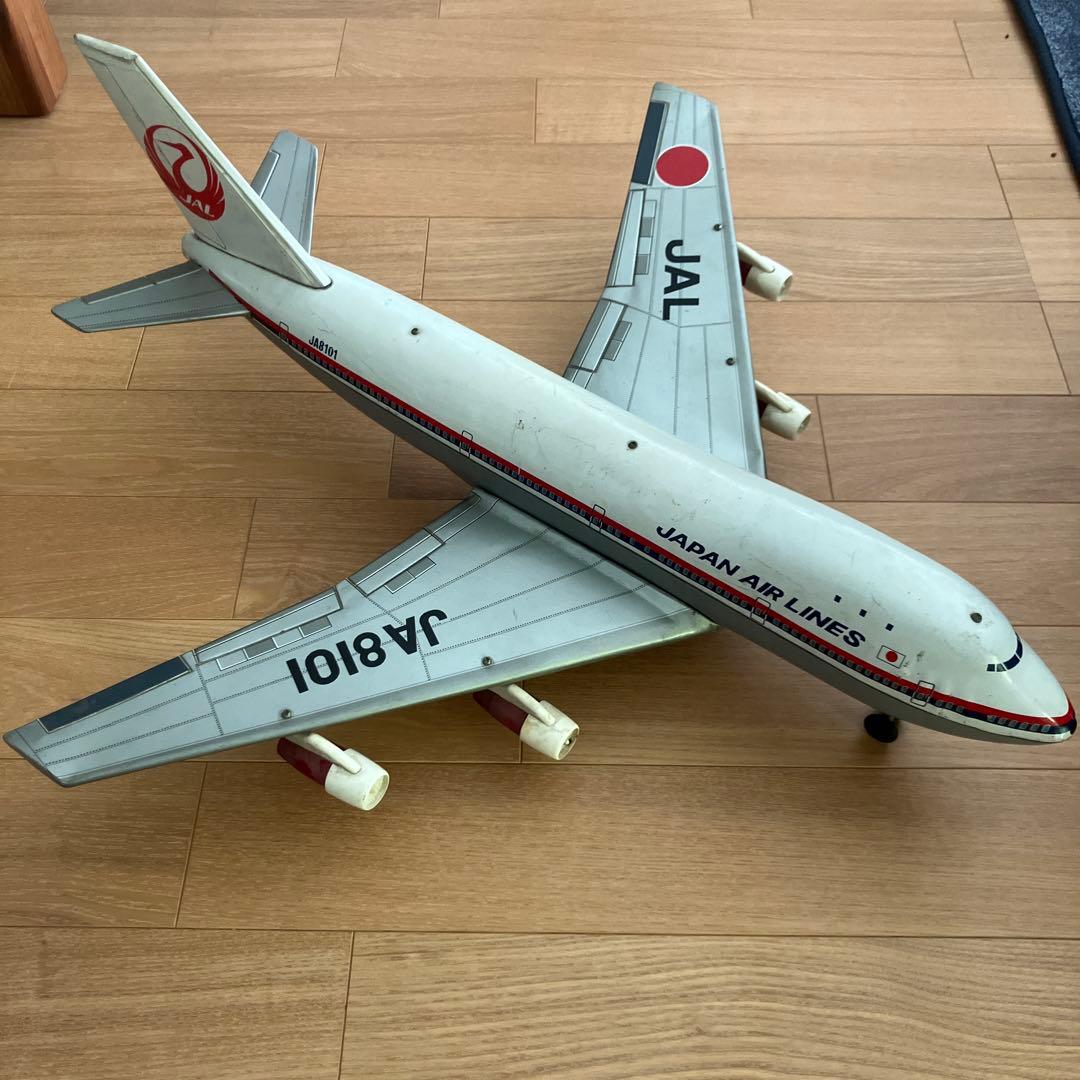 日本航空のジャンボジェット機　ブリキ模型