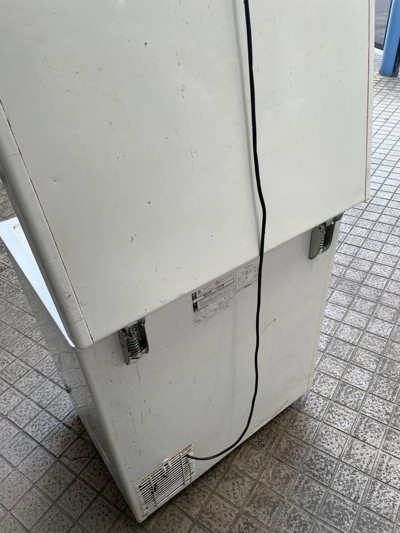 冷蔵、冷凍ストッカー　外観に傷あり
