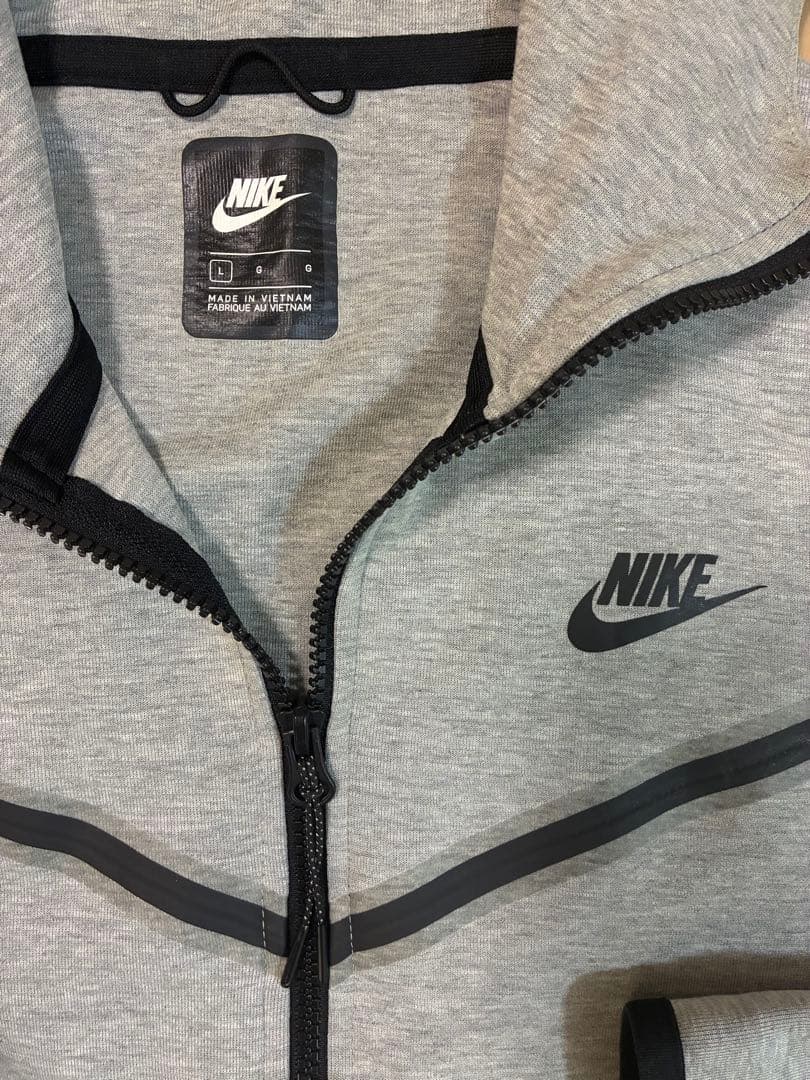 ナイキテックフリース　セットアップ　上下　グレー　サイズLM 国内正規品
