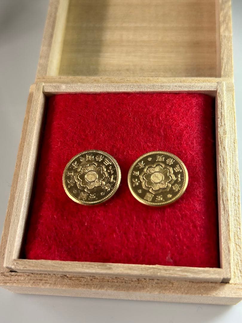 K*n様 大日本5円　明治30年１枚　明治36年１枚の計2枚 木箱入の金貨