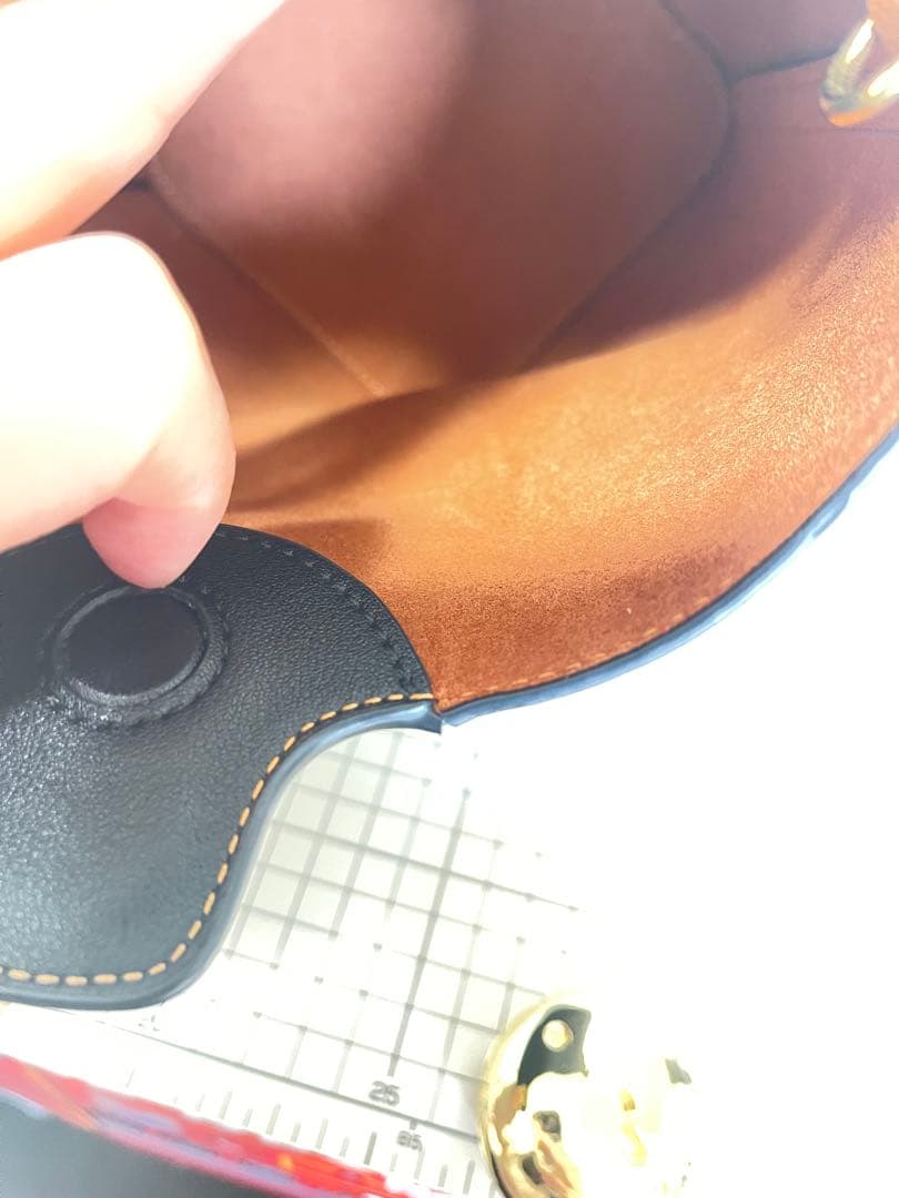 レザー バケツ型 ショルダーバッグ 黒 バケツバッグ ペブル ハンドバッグ