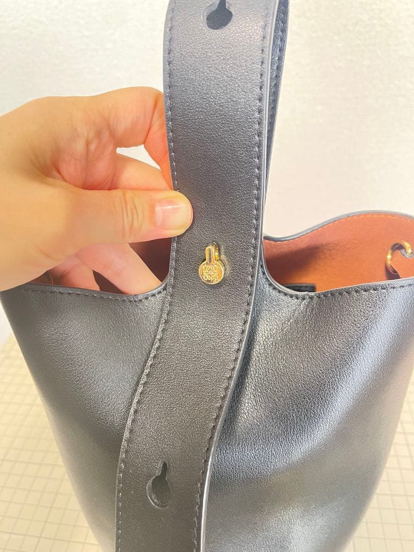 レザー バケツ型 ショルダーバッグ 黒 バケツバッグ ペブル ハンドバッグ