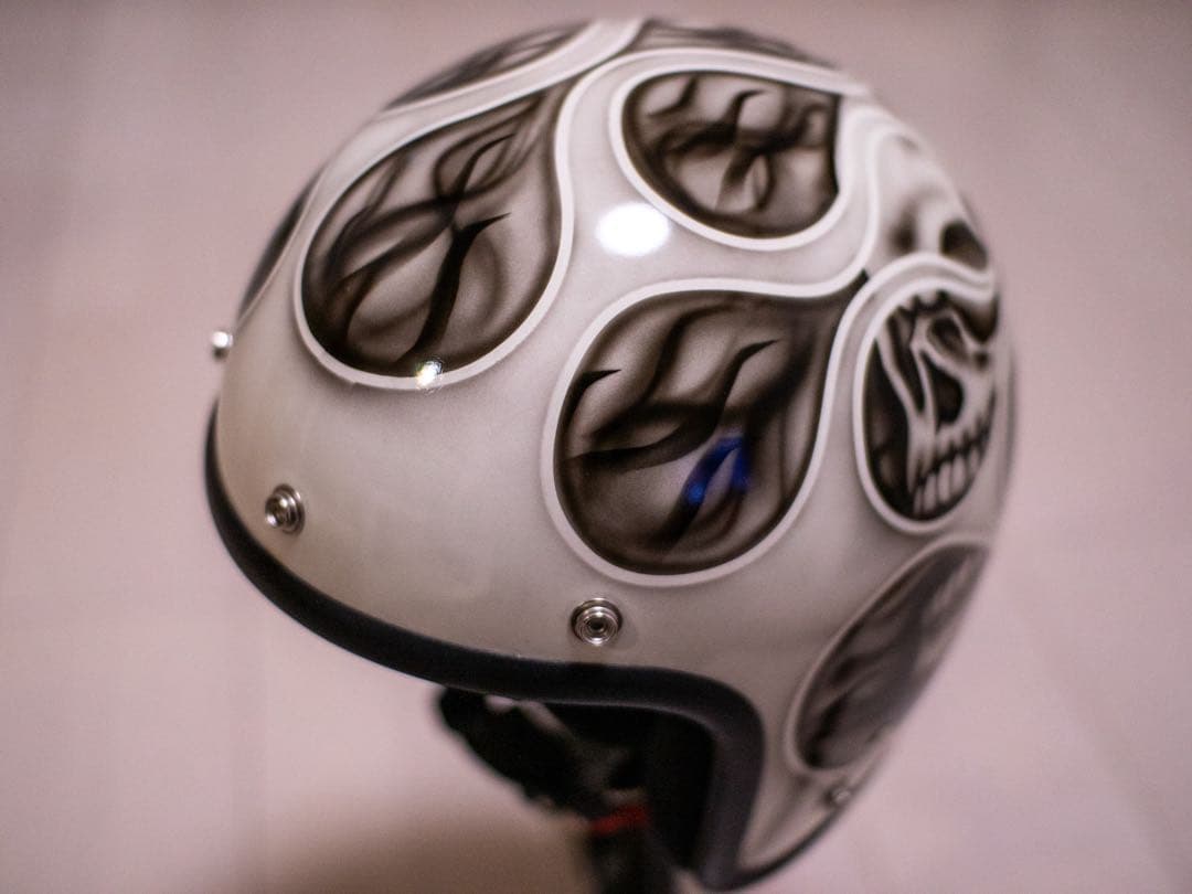 新品未使用　スモール　ジェット　ヘルメット 白、黒フレアドクロ