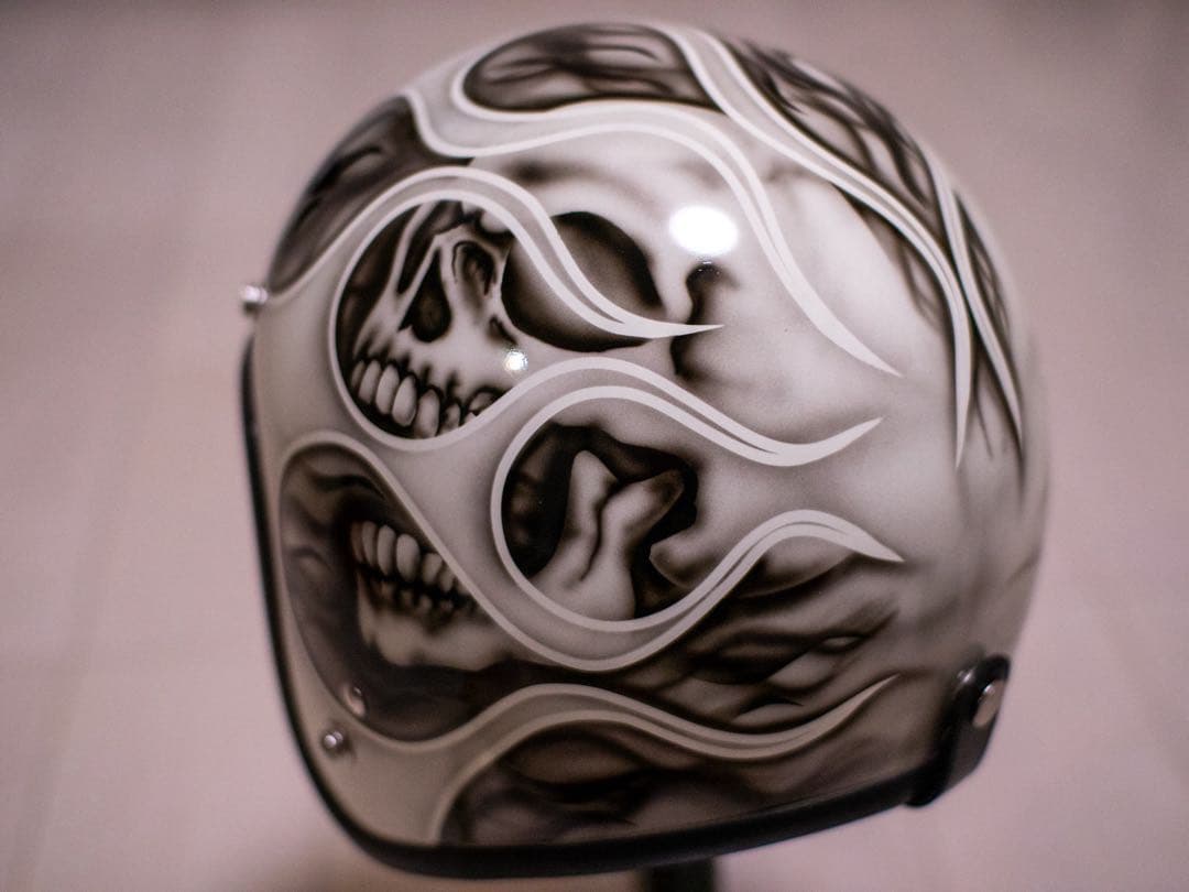 新品未使用　スモール　ジェット　ヘルメット 白、黒フレアドクロ