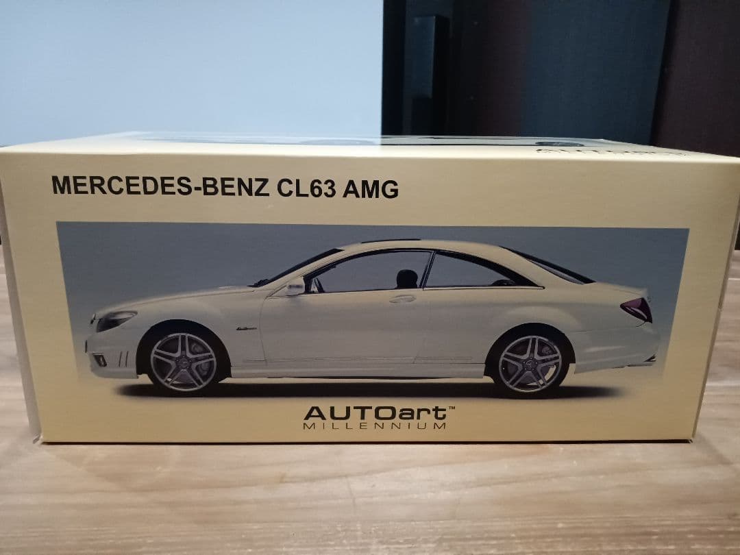 ゆうたん　1/18　メルセデスベンツ　CL63 AMGミニカー　ホワイト