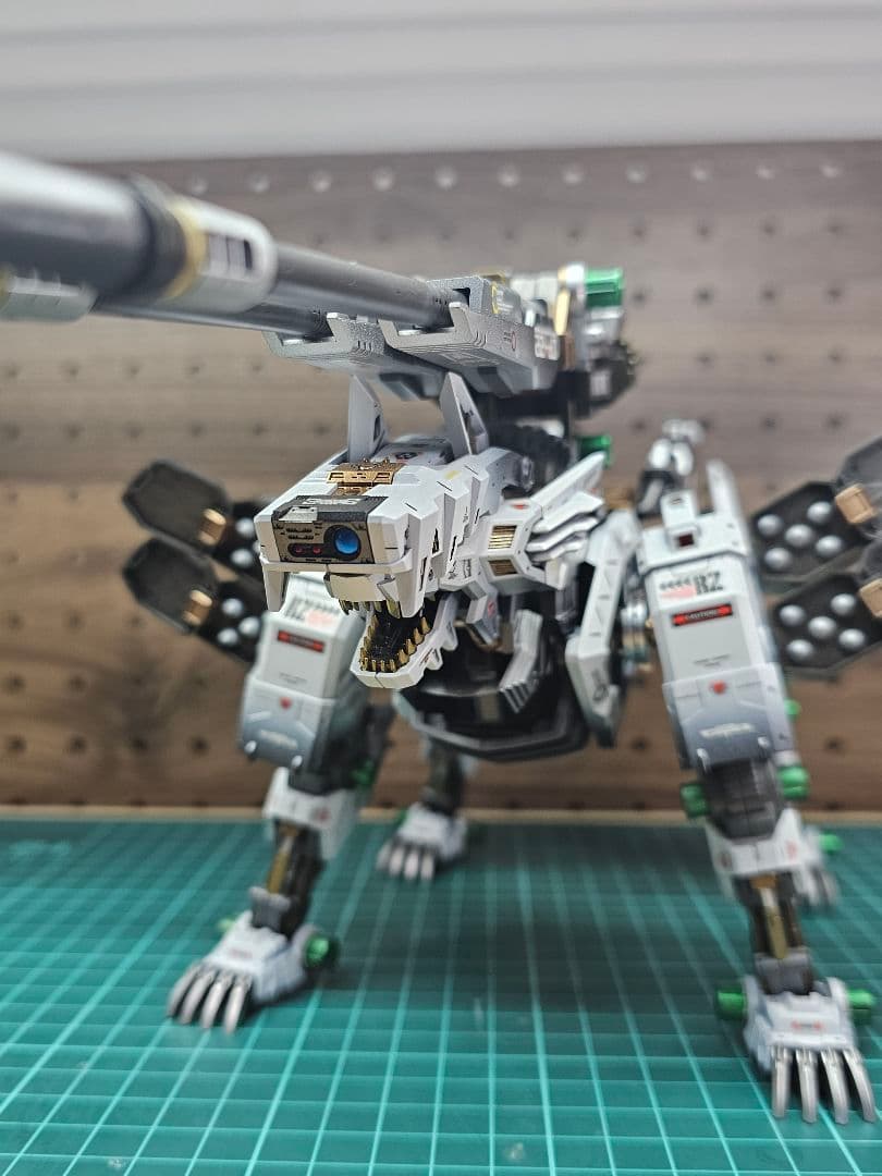 ゾイドHMMケーニッヒウルフデュアルスナイパーライフルセット全塗装