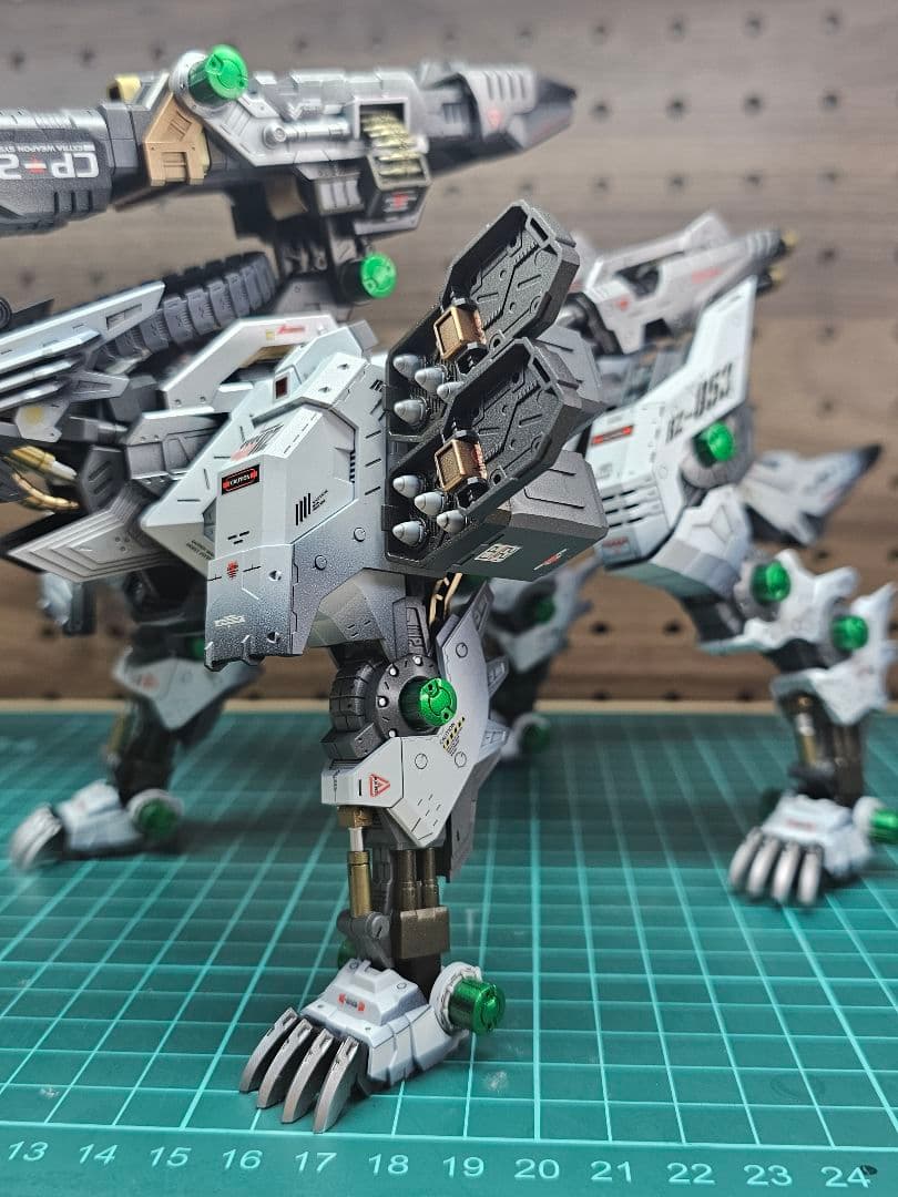 ゾイドHMMケーニッヒウルフデュアルスナイパーライフルセット全塗装