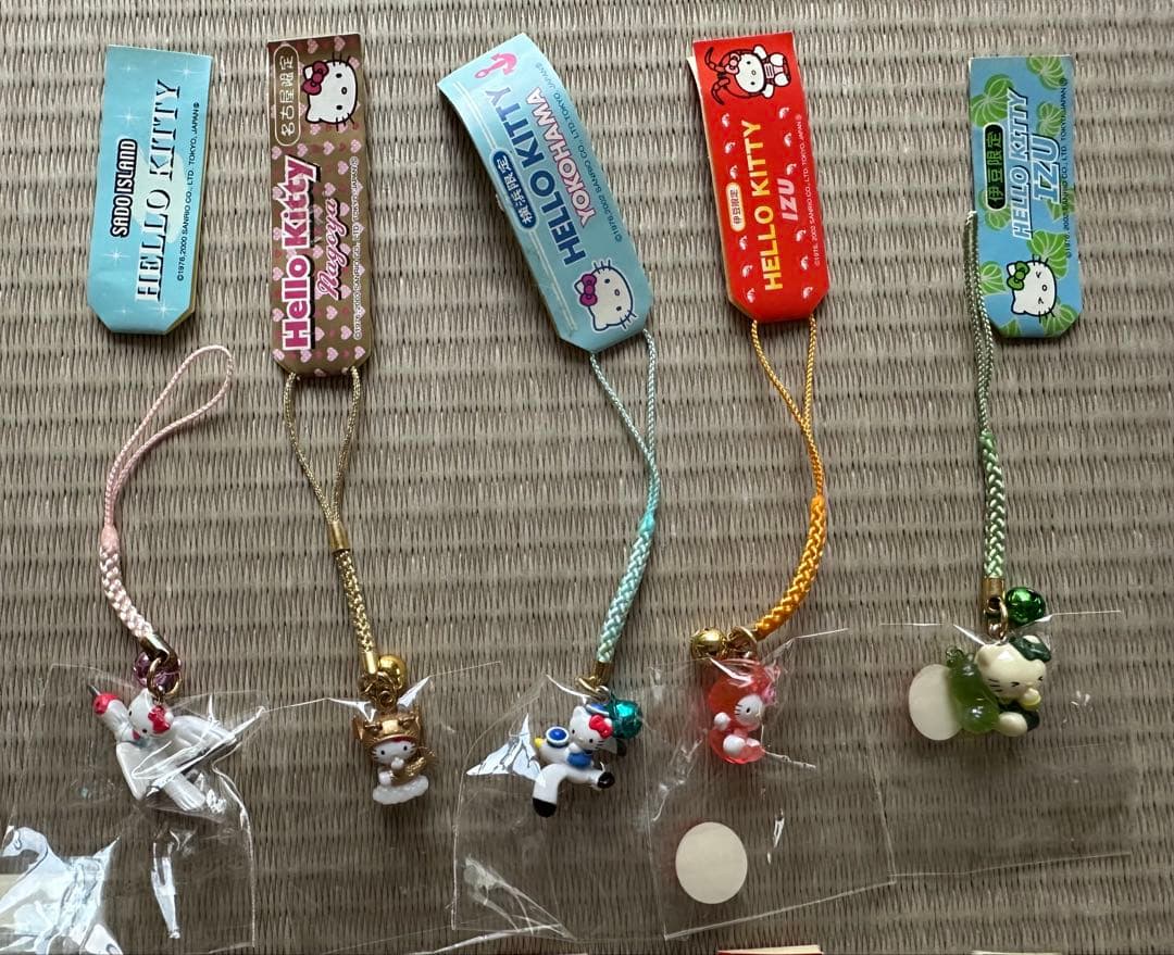 ハローキティ ご当地　根付け　18点