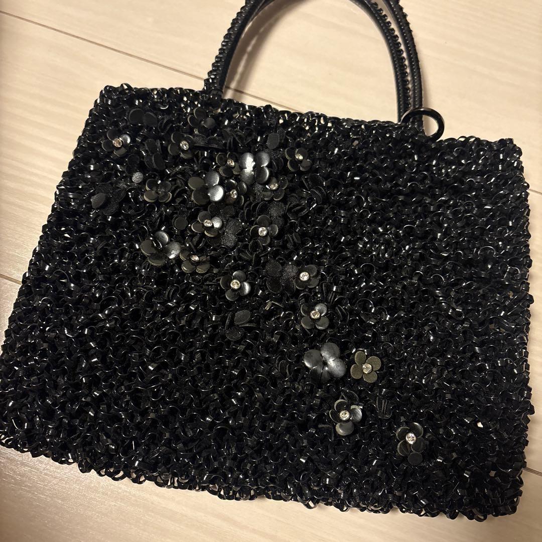 フレグラ様　アンテプリマ　黒の花飾り付きパーティーバッグ