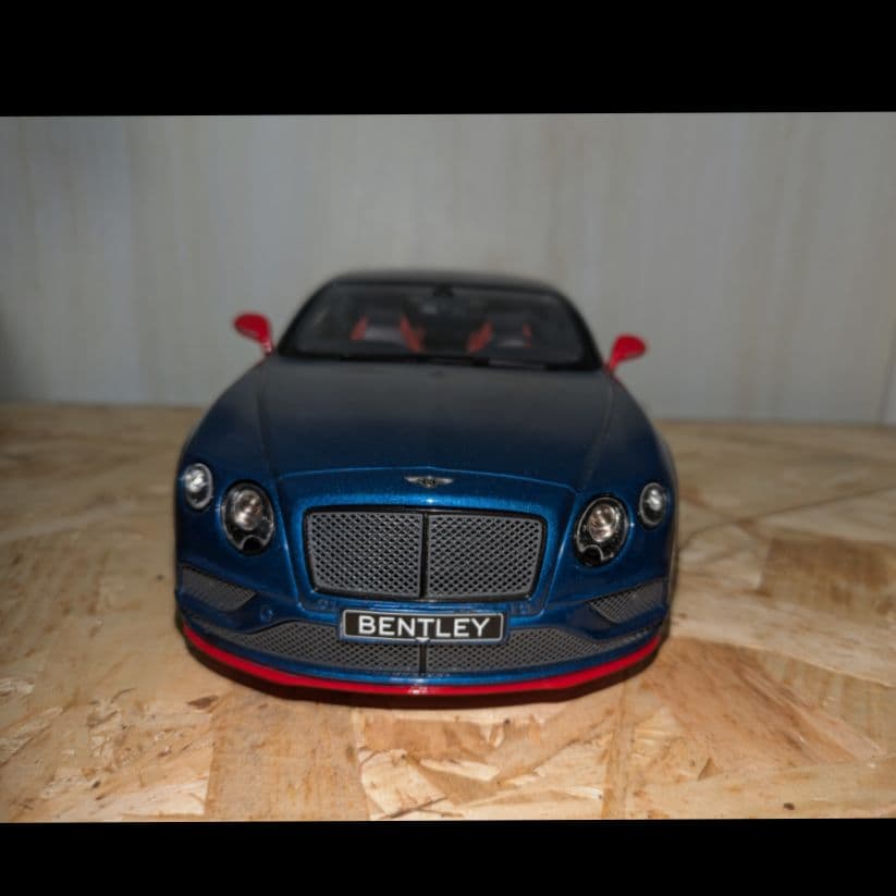 ベントレー ブラックエディション コンチネンタル GT 1/18
