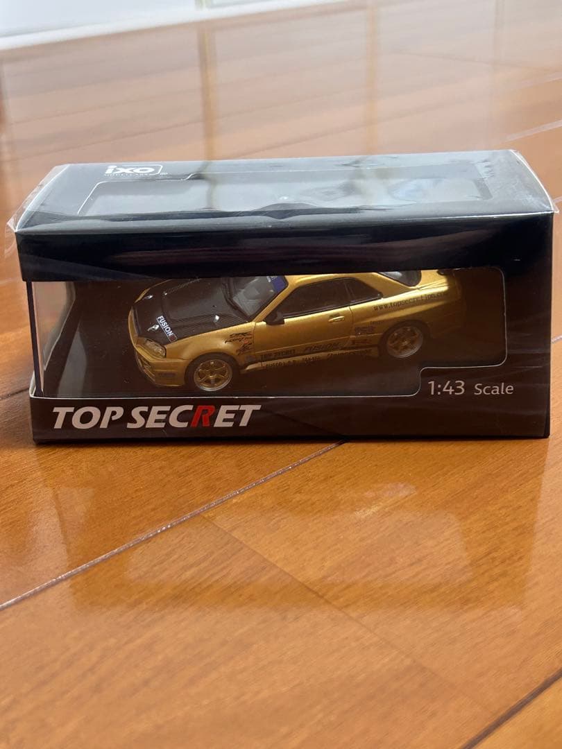 【2026オートサロン限定品】TOP SECRET ゴールドミニカー 1:43