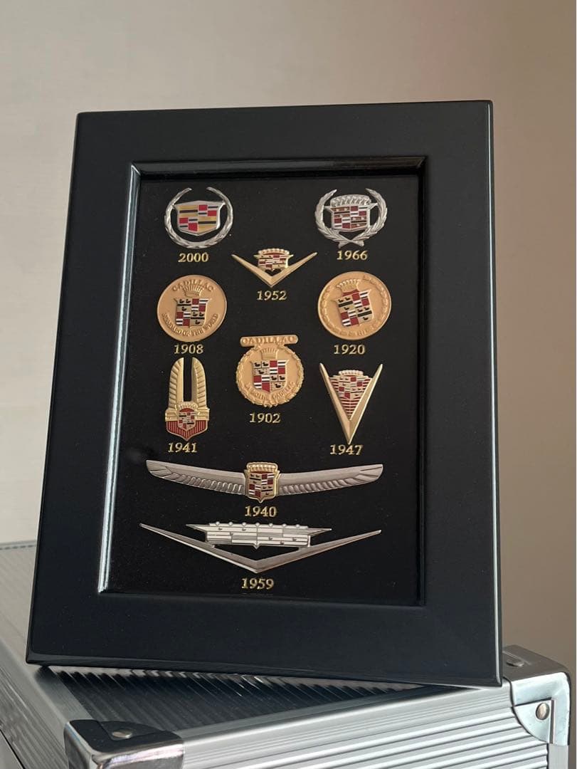 キャデラック　GM100周年ピンバッジセット♡