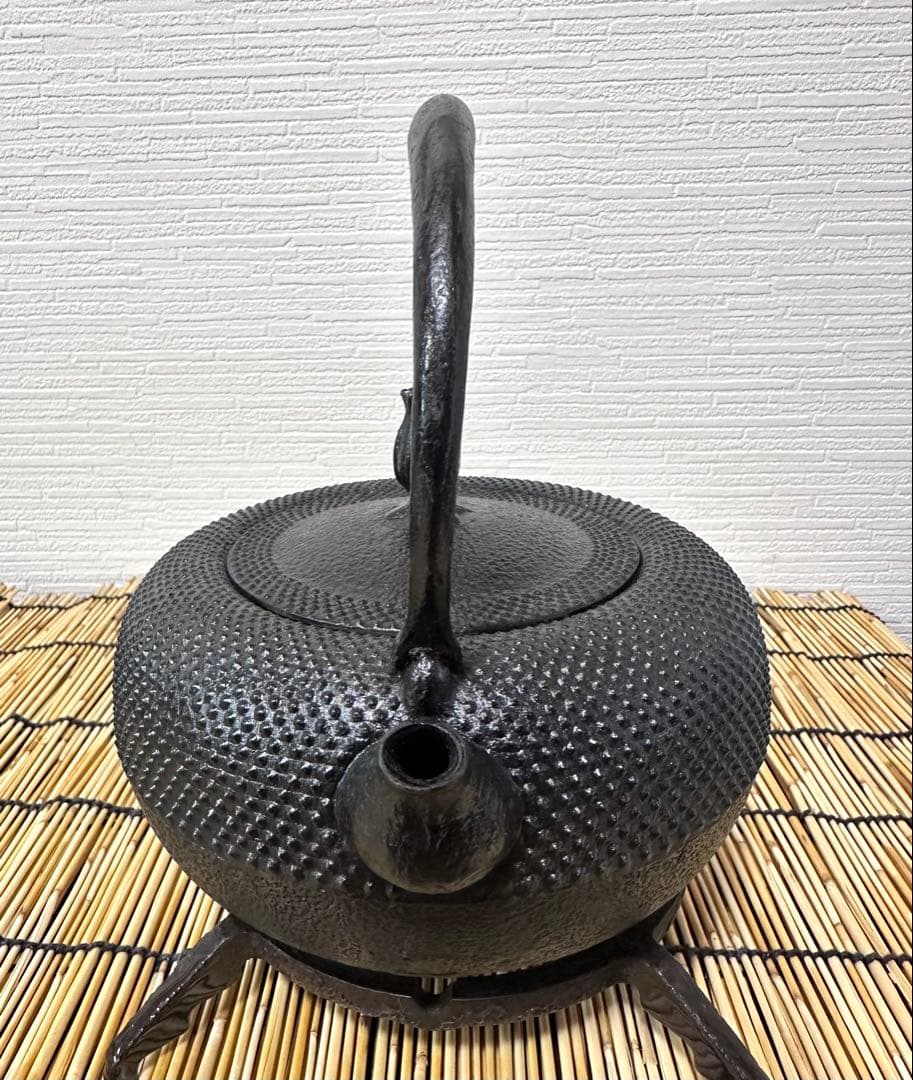 ほぼ未使用品 南部虎山工房造 １５型 姥口アラレ　南部鉄瓶　南部鉄器　鉄瓶