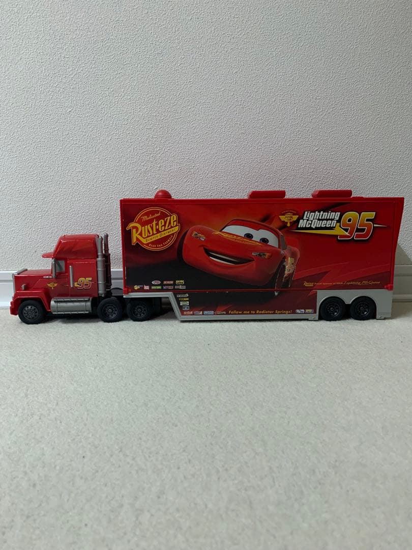 廃盤】カーズ トラック 24台収納 たくさんのせよう! 大きなマック