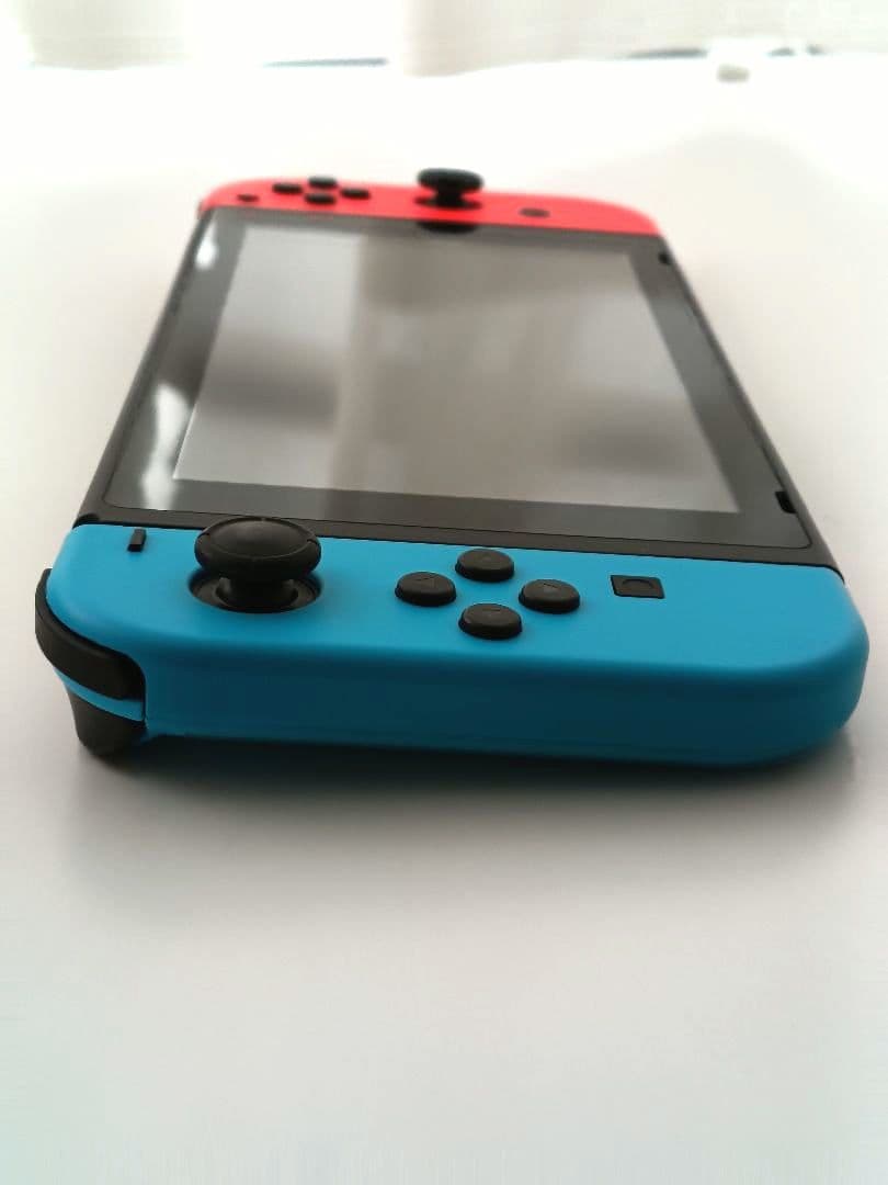 【美品】Nintendo Switch ネオンブルー/ネオンレッド 本体