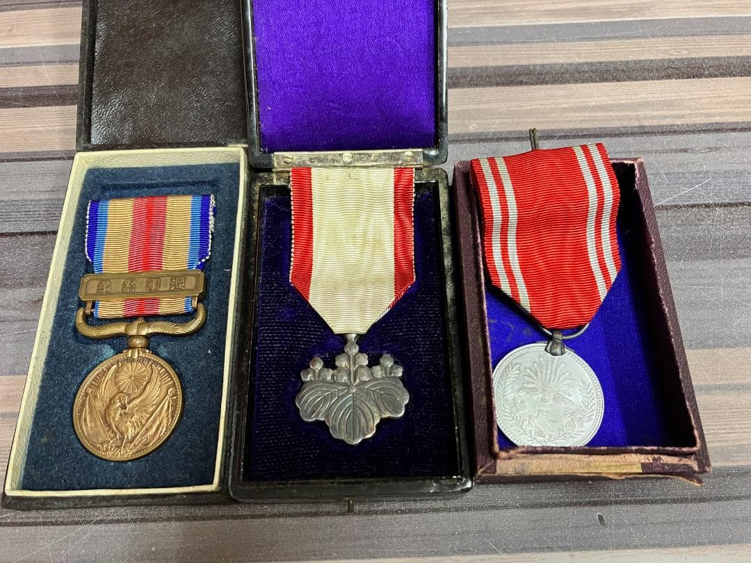 3点セット勲章 勲八等白色桐葉章 支那事変従軍記章紀章 日本赤十字社