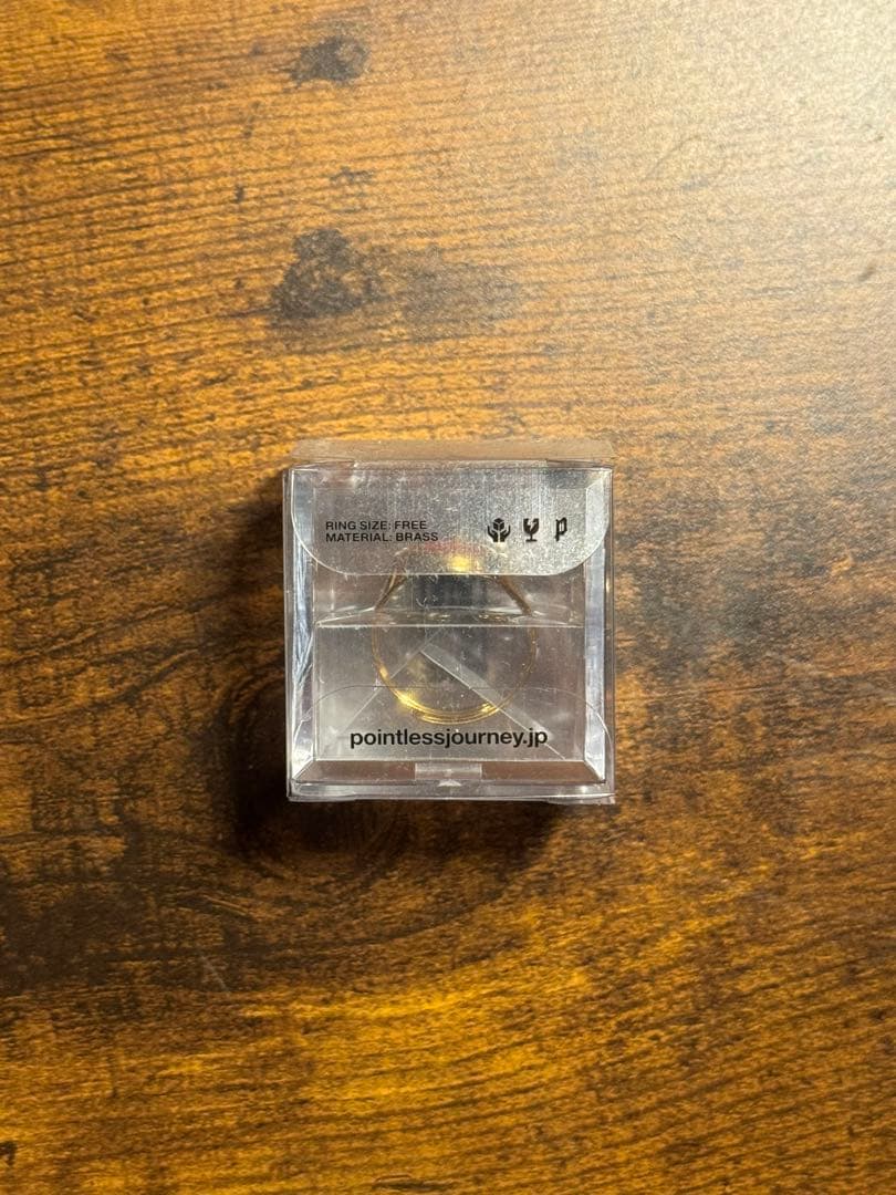 「POINTLESS JOURNEY」トイリング／クラウンレッド