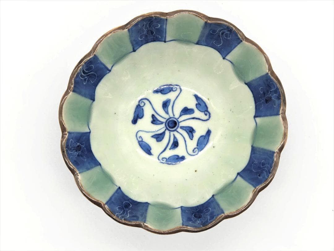 蕨手文豆彩高台鉢 】 仮託銘：成化年製 明朝末～