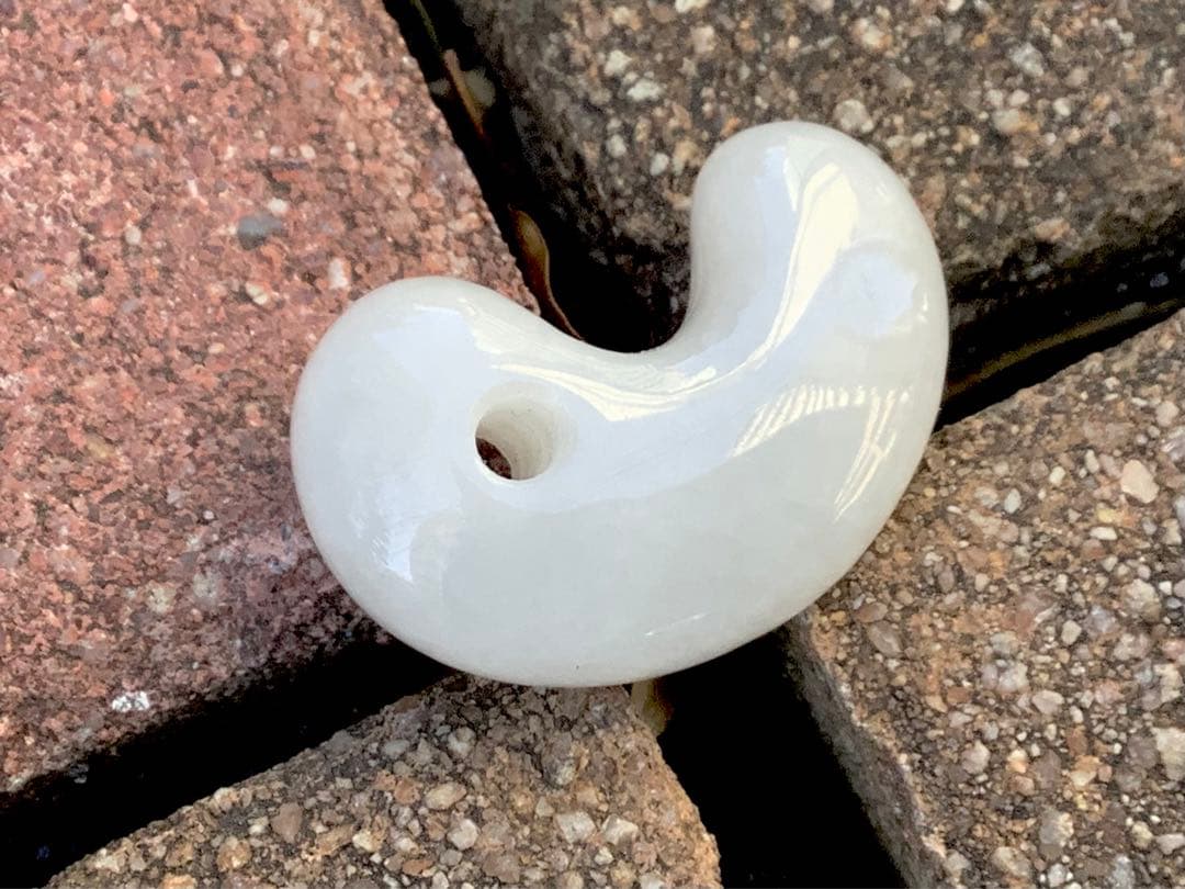 ✳純白氷肌‼️無垢の極上物 糸魚川翡翠勾玉 ‼️ 鑑定鑑別書付