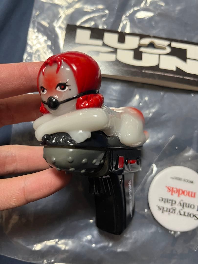 black humour lust gun ソフビ　フィギュア