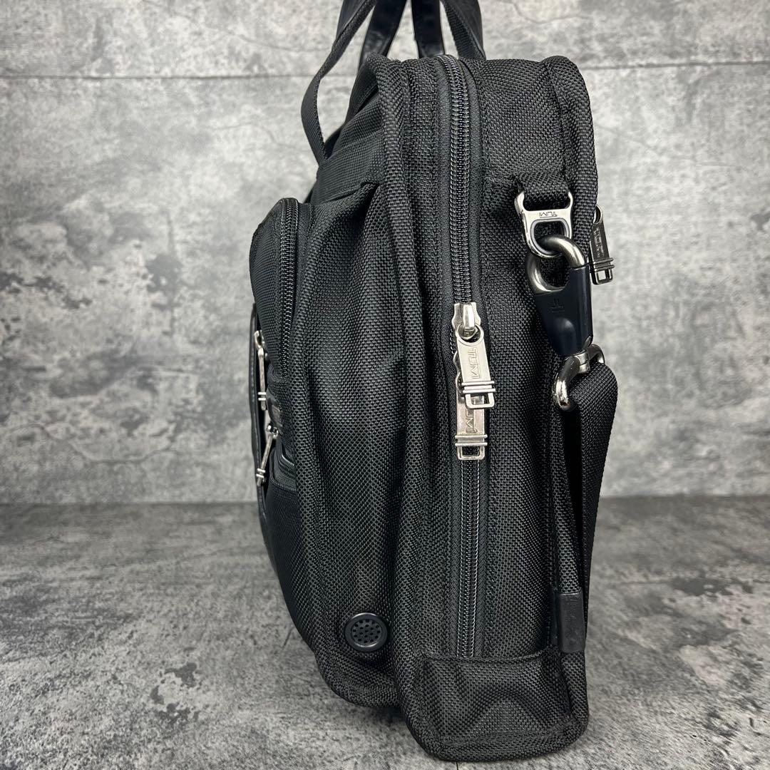 TUMI 2way ビジネスバッグ PC収納可 多ポケット 黒
