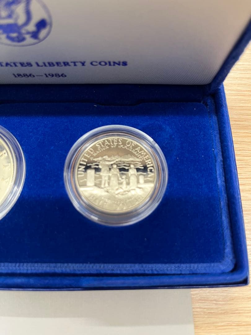 1986年に発行された1886-1986アメリカ自由の女神記念コインのセット