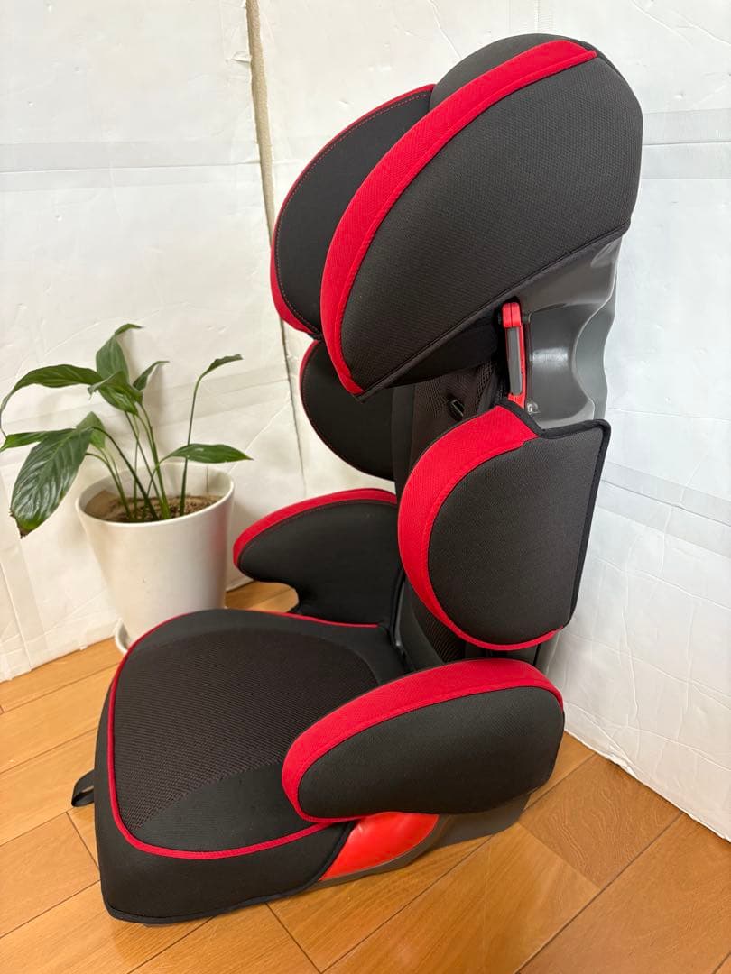 【送料無料】TAKATA　ジュニアシートISOFIX チャイルドシート　取説付き