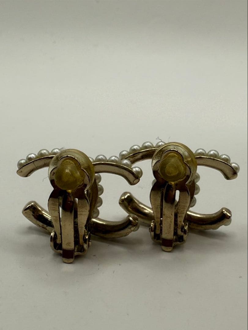 CHANEL パール CCロゴ イヤリングの通販はau PAY マーケット - 輸入