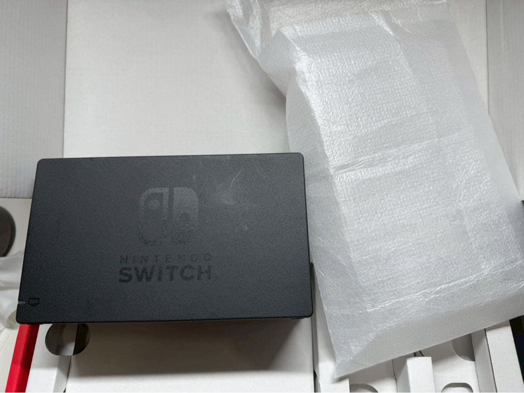 Nintendo Switch 本体 + Joy-Con 周辺機器完備