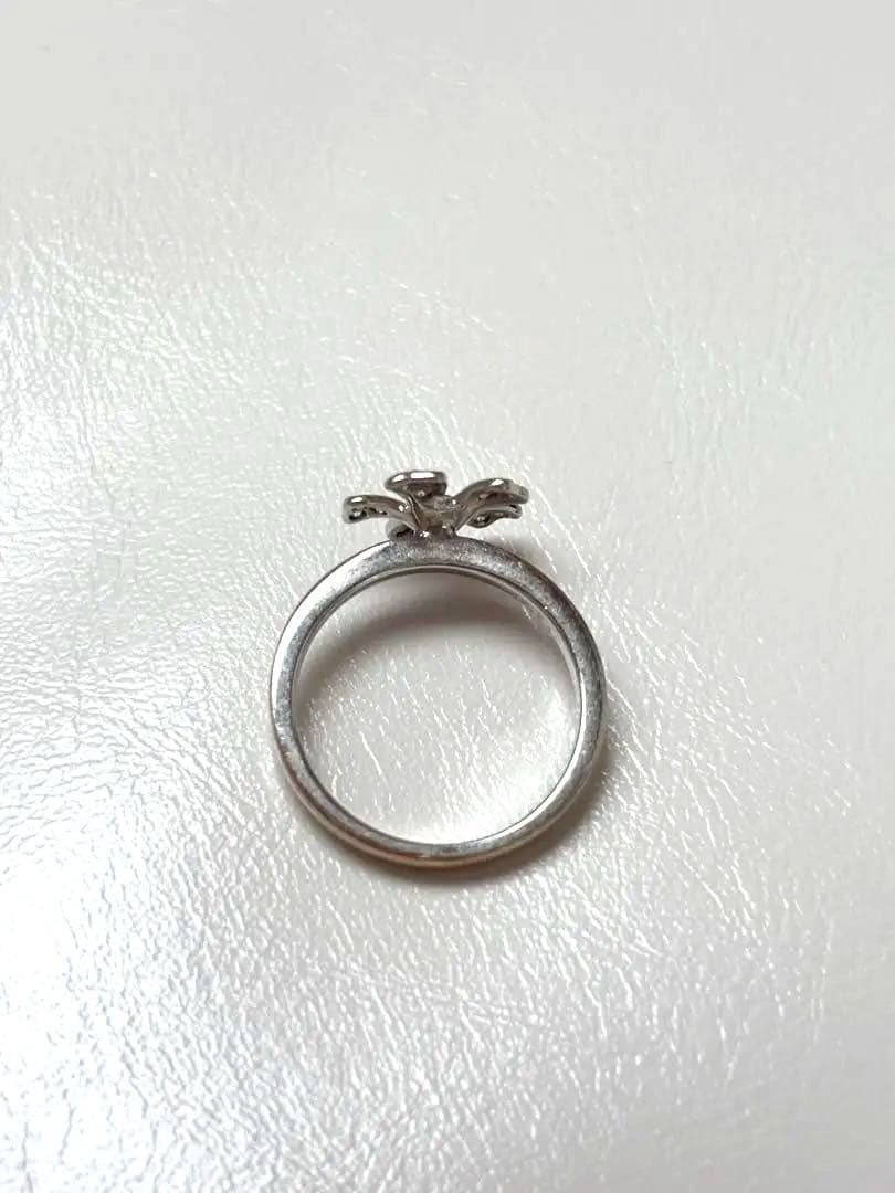 ダイヤモンド　フラワー　リング　ホワイトゴールド