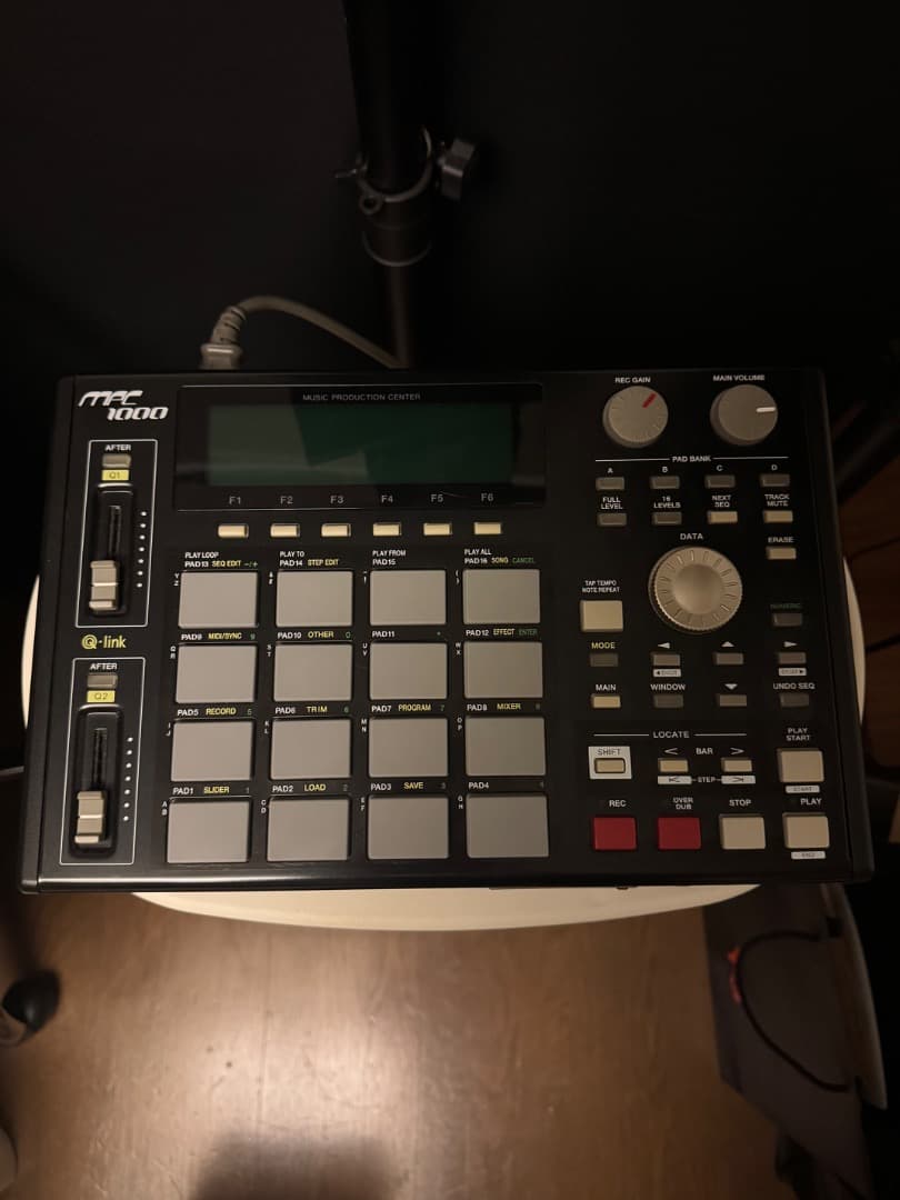 i*n様 AKAI MPC1000 Black JJOS3.12導入済み 動作確