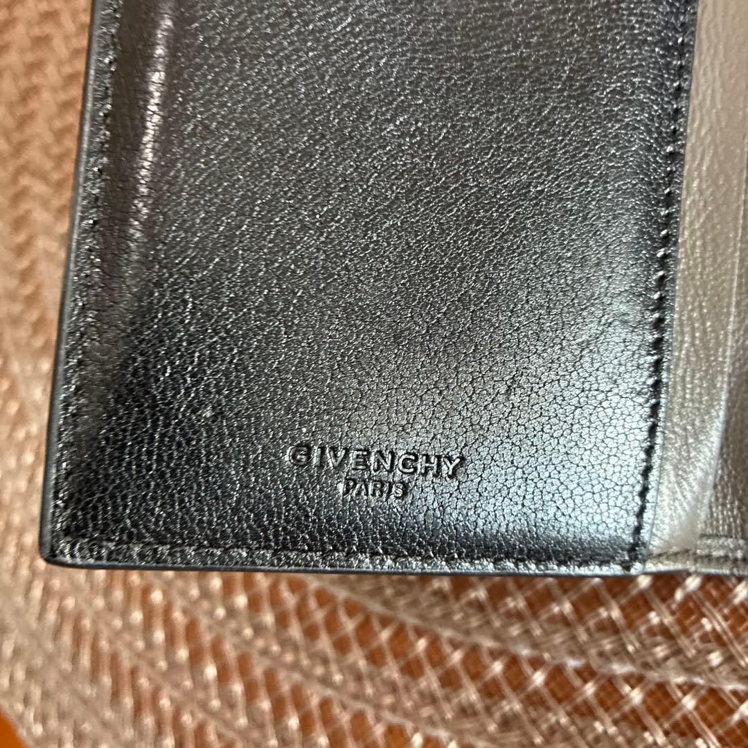 GIVENCHY ブラック 二つ折り財布