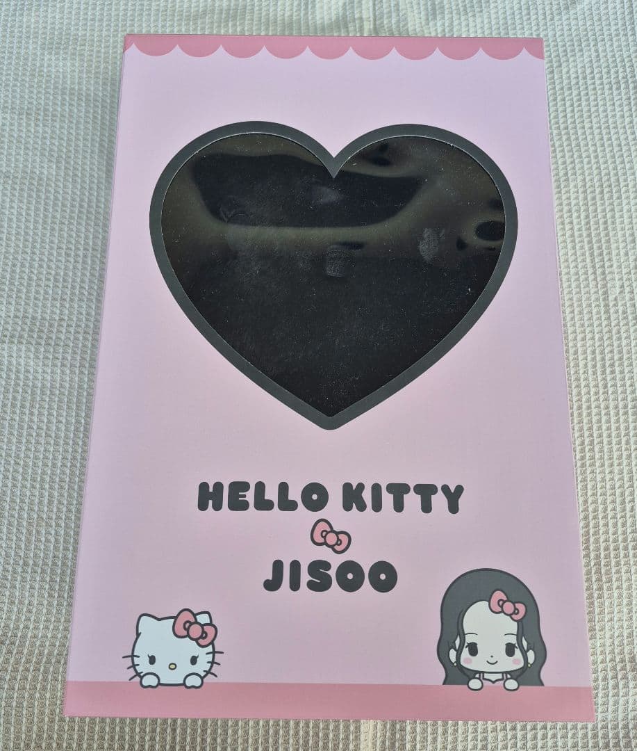 JISOO × ハローキティ コラボ ぬいぐるみ & キーホルダー セット 黒