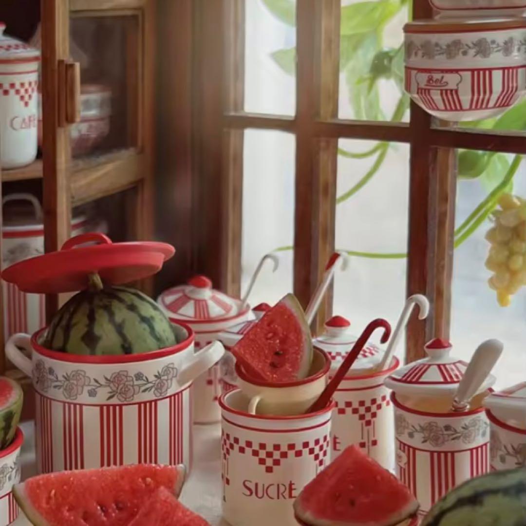 ミニチュア　キッチン雑貨　レッドストライプ　西洋雑貨　ドールハウス 1/6