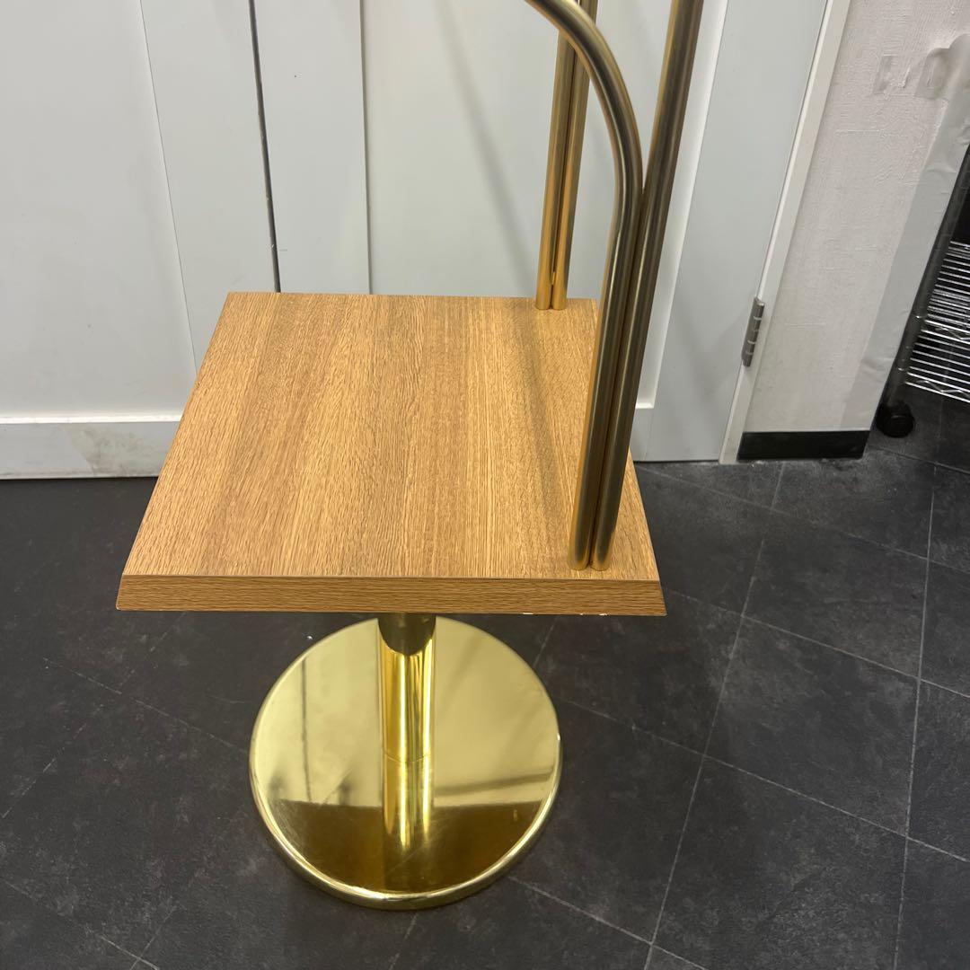 中古品】シンプルセルフスタンド パン屋 トング・トレー 台 収納 飾り棚