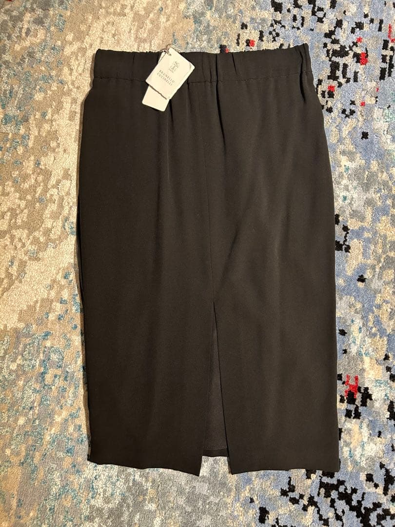 【新品】ブルネロクチネリ　シルク100% タイトスカート　ブラック