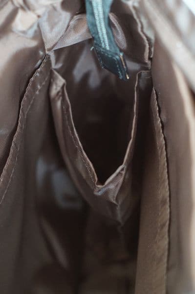 ビジネスバッグ　黒 　Ｂ４　２ＷＡＹ　軽量　ＰＣ ポケット多数　多機能　ベルト付