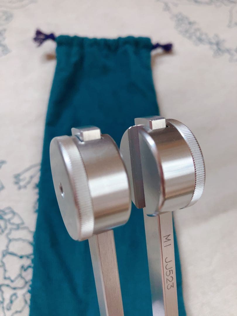 マドモアゼル愛　153Hz 重し付きチューナー　シリアル番号入り