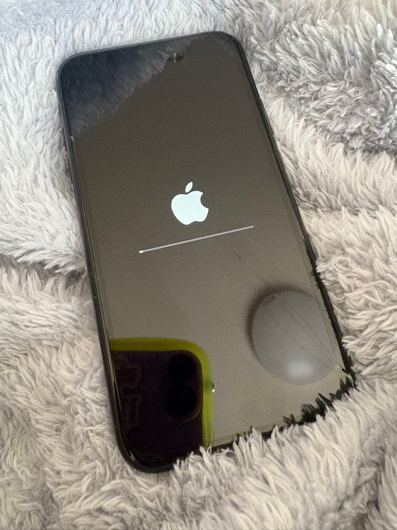 iPhoneXR 64GB ブラック 画面割れあり