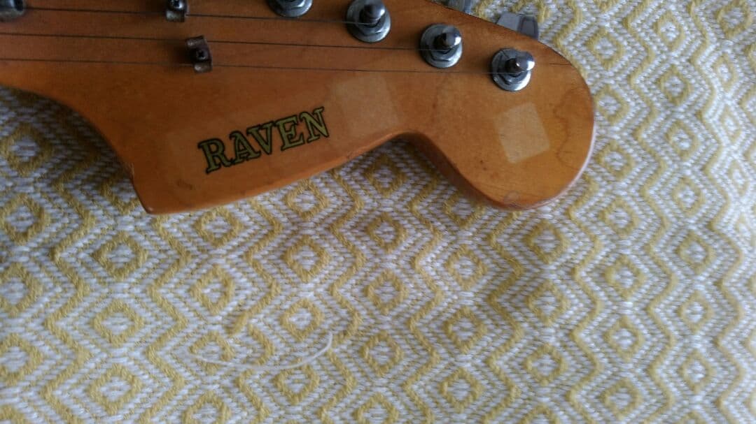 RAVEN 古いビンテージエレキギター ストラト