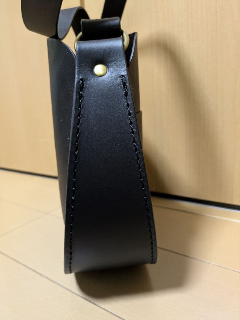 【未使用品】HERZ ヘルツ フリーフラップショルダー 革と共にBegin