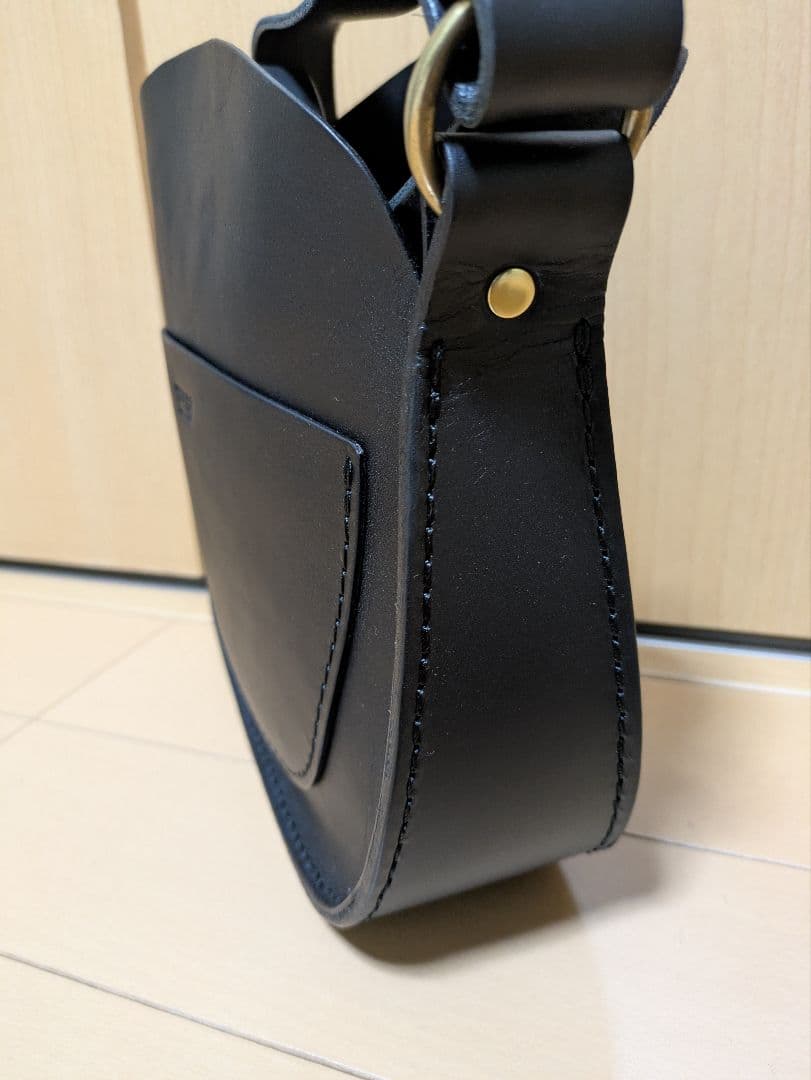 【未使用品】HERZ ヘルツ フリーフラップショルダー 革と共にBegin