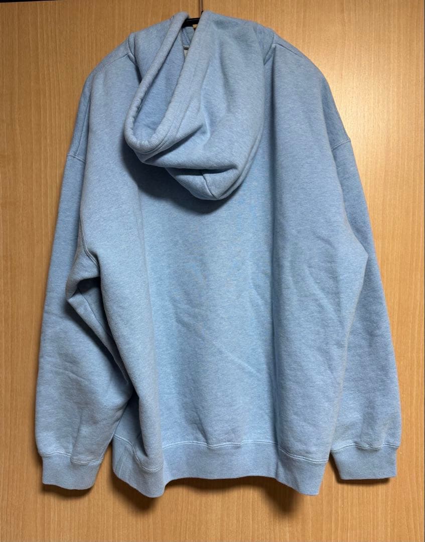 バレンシアガ　ビッグロゴ入りパーカー