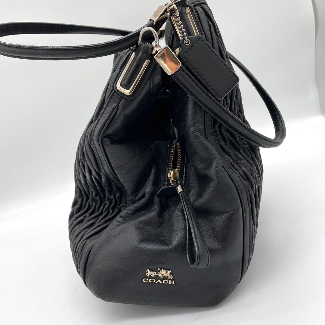 【極美品】コーチ　マディソン　ショルダーバッグ　キルティング　レザー　黒　A4可