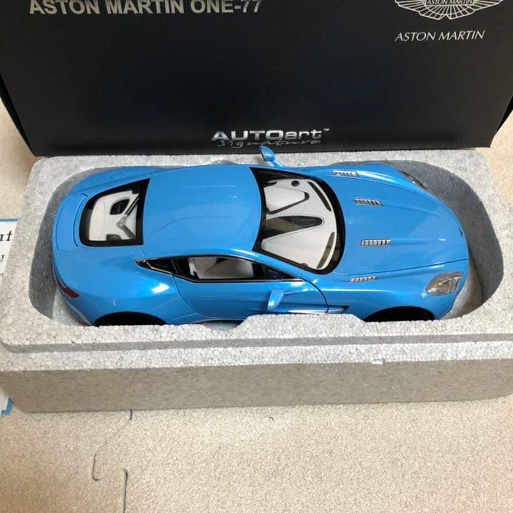 AUTOart 1/18 アストンマーチン ONE-77 (ティファニーブルー)