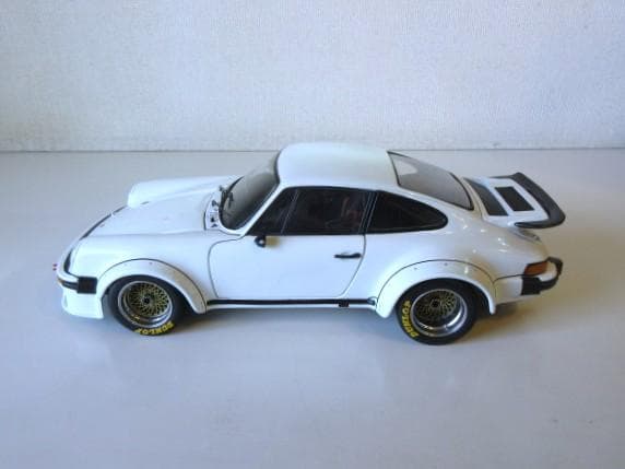 値下 exoto (1/18) ポルシェ 934RSR