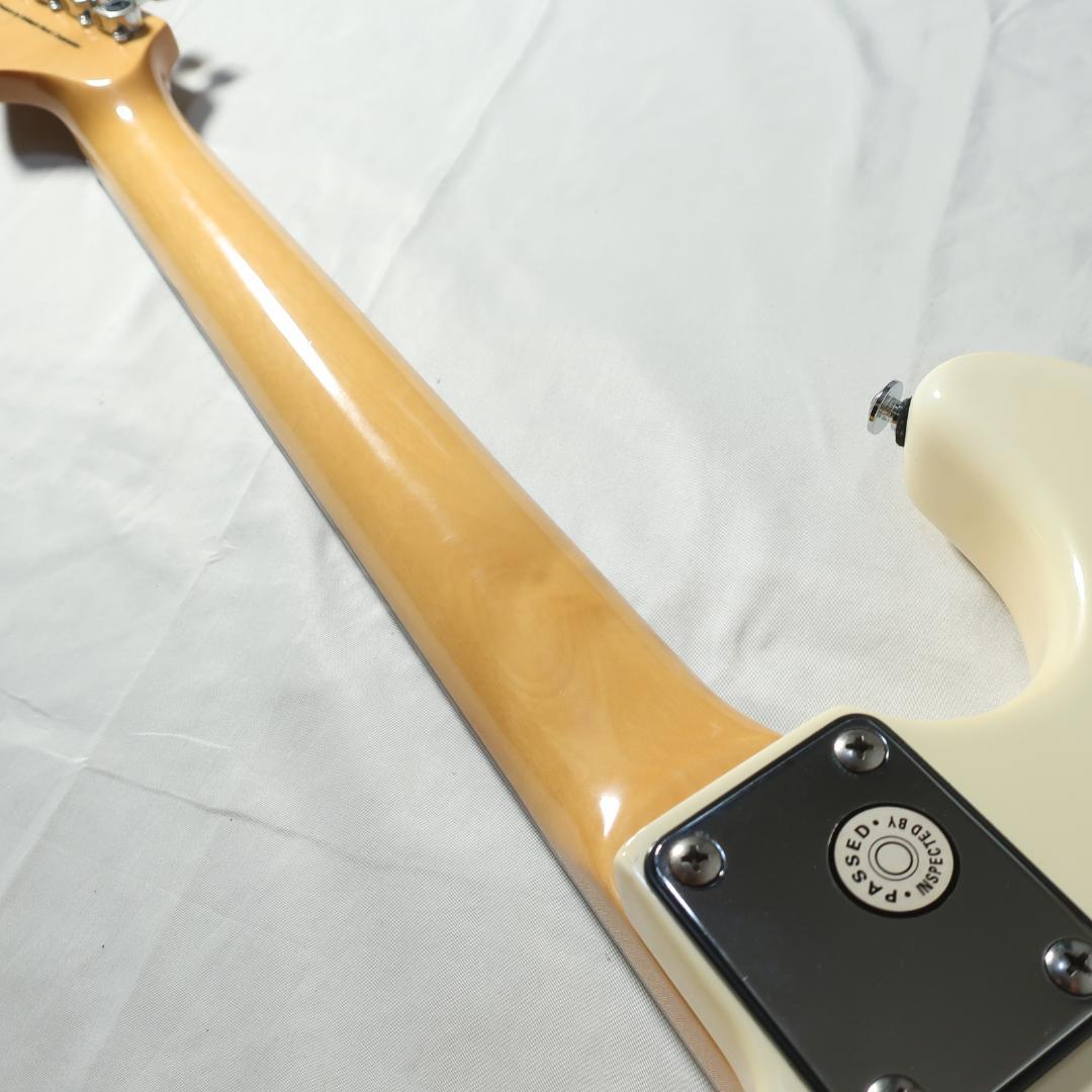 Mavis ストラトタイプ エレキギター ケース付 軽量ボディ