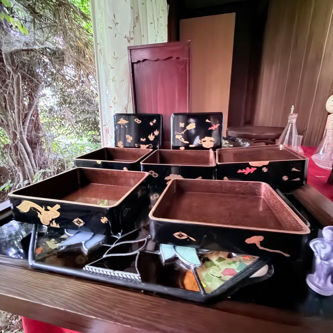 超限定1月2日20時迄‼️JAPAN『図替り宝尽くし』蒔絵梨地四段重台座付木箱入